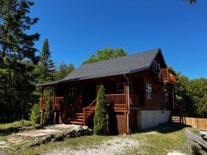 Log cottage tobermory